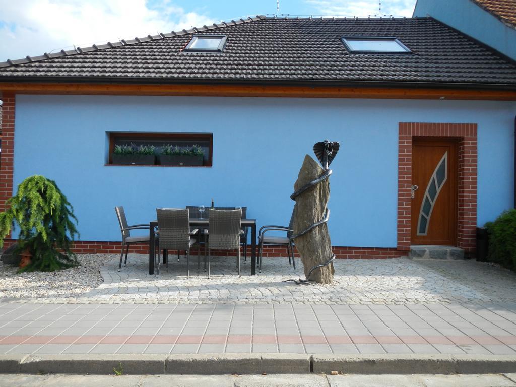 Penzion U Hada Velké Pavlovice Exteriör bild